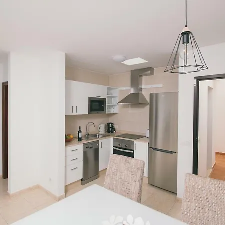 Sara 5 Playa Blanca (Lanzarote)